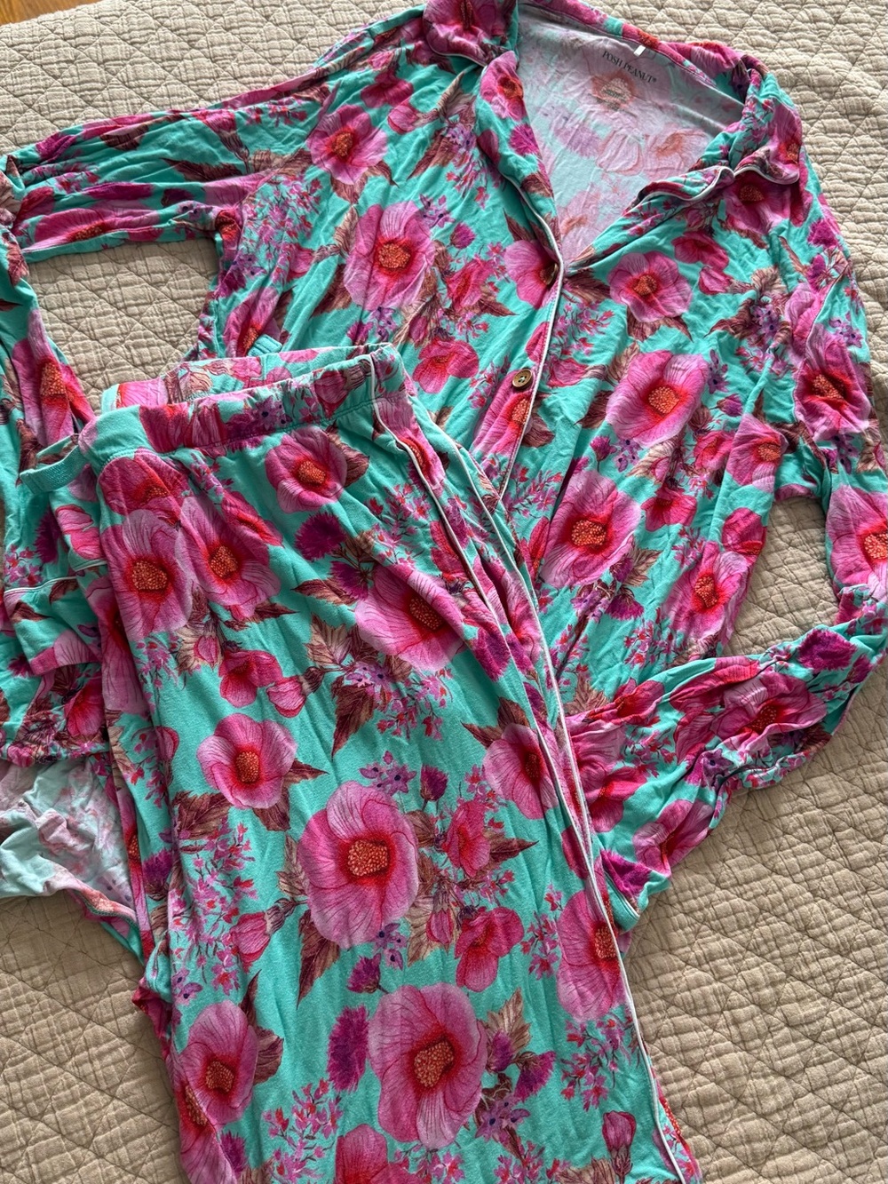 Posh peanut pajama set women’s large
